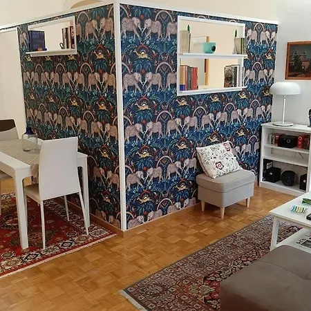 Charming Loft In Piazza Di Spagna Lejlighed