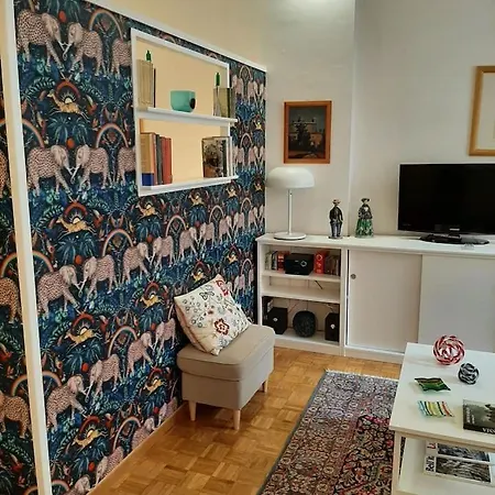 Апартаменты Charming Loft In Piazza Di Spagna